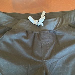 Figs Kade pant large petite